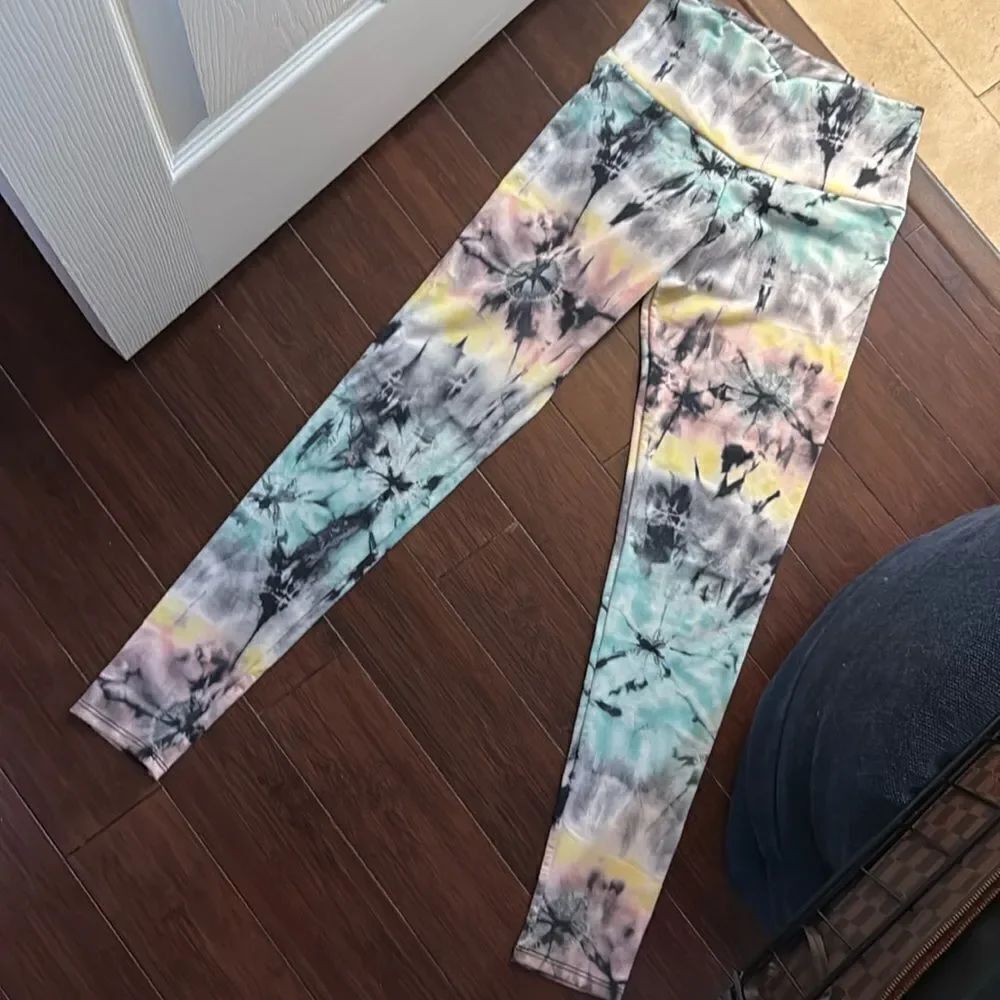 Tie Dye High Waisted Leggings - Size S/M - Like New Ankle Cropped Leggings